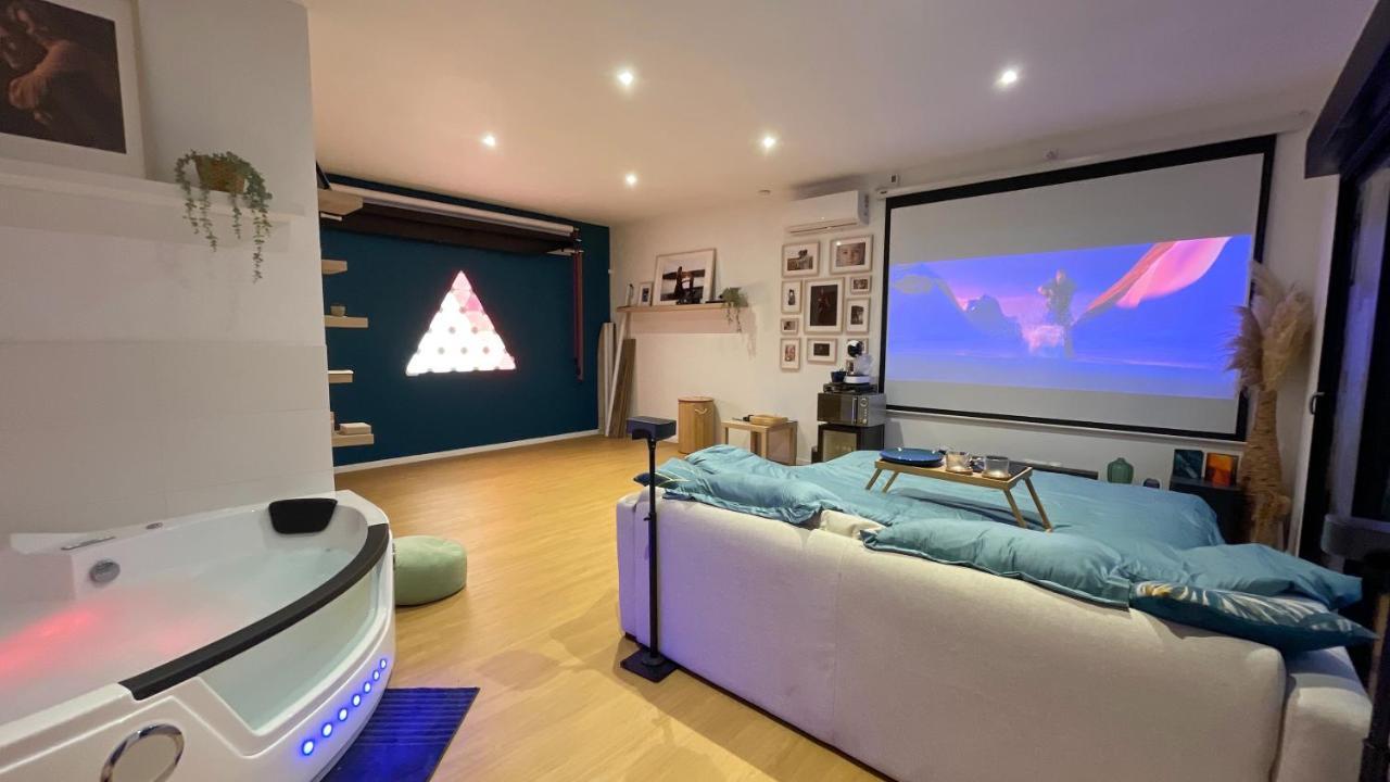 Capsule Nature & Photos - Jacuzzi - Netflix & Home Cinema - Ps5 & Jeu Thun-Saint-Martin Екстериор снимка